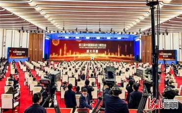 ��̩�l(f��)չ������ϯ�������M(j��n)����(hu��)�_(k��i)Ļʽ